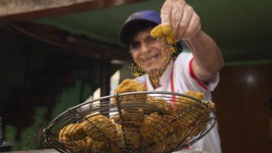 Photo of فيه سم قاتل… تحذير من طريقة طهو طعام يأكله المصريون كل يوم