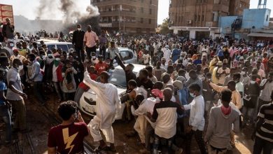 Photo of قتلى في قمع الأمن للتظاهرات في السودان.. وقطع الاتصالات