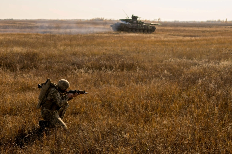 Photo of مخاوف غربية من غزو أوكرانيا.. واشنطن تبحث كل الخيارات لمواجهة الحشد العسكري الروسي “غير المعتاد”