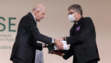 Photo of فرنسا.. الكنيسة الكاثوليكية تقرّ بمسؤوليتها عن الاعتداءات الجنسية على مئات آلاف الأطفال