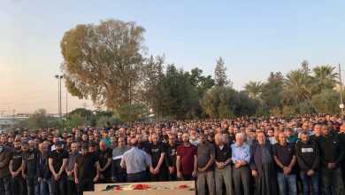 Photo of جماهير غفيرة في تشييع جثمان محمود عودة ضحية جريمة القتل