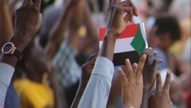 Photo of دعوات للعصيان المدني في السودان.. ومظاهرات ليلية