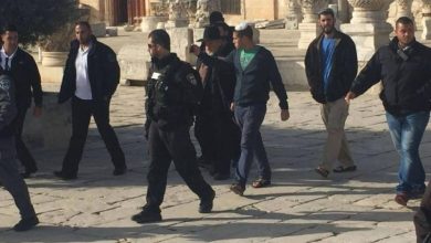 Photo of 155 مستوطنًا وشرطيًا إسرائيليًا يقتحمون الأقصى