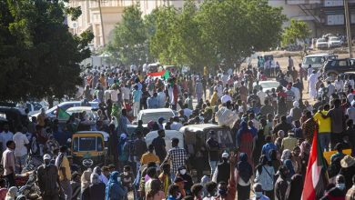 Photo of “الحرية والتغيير”: مظاهرات السودان زلزلت الأرض تحت أقدام “الانقلاب”