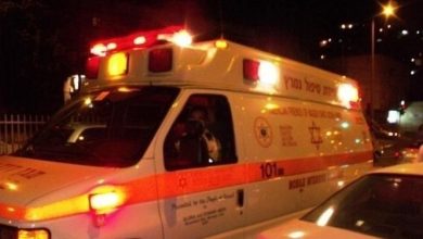 Photo of إصابة شخص بجراح خطيرة في حادث طرق قرب الفريديس