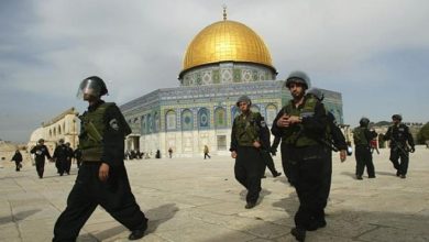Photo of الاحتلال يفرض حصارا على أبواب “الأقصى” ويعتقل 3 موظفين في الأوقاف