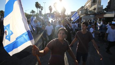 Photo of الاحتلال يغلق طريقًا رئيسيًّا جنوبي نابلس لتأمين مسيرة للمستوطنين