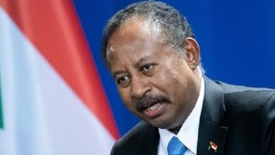 Photo of توقعات باستقالة حمدوك.. واعتقالات متواصلة في السودان