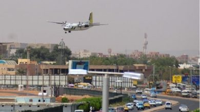 Photo of وزراء سودانيون سابقون يغادرون البلاد.. ونحو 200 قتيل بدارفور