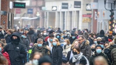Photo of أوروبا تتأهب لتفشٍّ أكبر لمتحور أوميكرون.. إغلاق وإجراءات أمنية مشددة مع اقتراب احتفالات عيد الميلاد