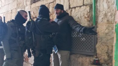 Photo of الاحتلال يعتقل ثلاثة أطفال وحارسًا بالأقصى