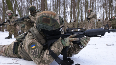 Photo of نذر حرب متصاعدة ووصول مساعدات عسكرية لأوكرانيا.. بريطانيا تتهم روسيا بالسعي لتنصيب رئيس موال في كييف وموسكو تصفه بالهراء
