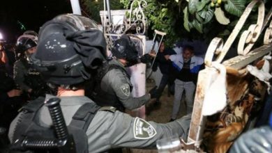 Photo of الاحتلال يحاصر منزلاً بالقدس تمهيدًا لإخلائه وسرقته