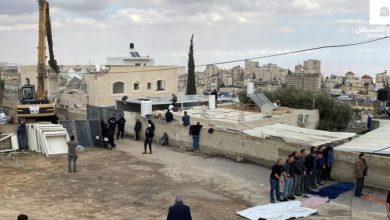 Photo of الاحتلال يهدم منزلين بالطور ويعتدي على المواطنين