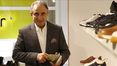Photo of بالجد والعمل.. تركي يتحول من ملمع أحذية إلى مصدّر لها