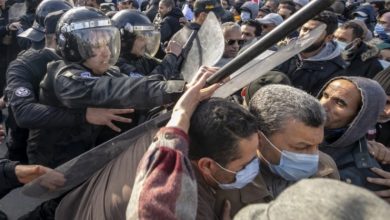 Photo of “النهضة” تحمّل قيس سعيد مسؤولية مقتل متظاهر.. أعلنت البدء في مقاضاة المتسببين بـ”الجريمة الشنيعة”