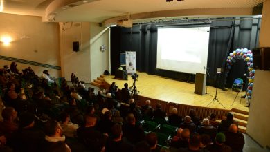 Photo of بمبلغ 600 ألف شيكل: زكاة الناصرة ولجنة الطلاب توزعان منحًا دراسية على 180 طالبا جامعيًا