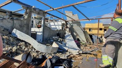 Photo of القدس: الاحتلال يجبر مواطنًا على هدم منشأته التجارية في شعفاط