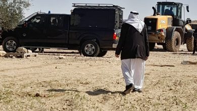 Photo of الجرافات الإسرائيلية تهدم منزلا في النقب