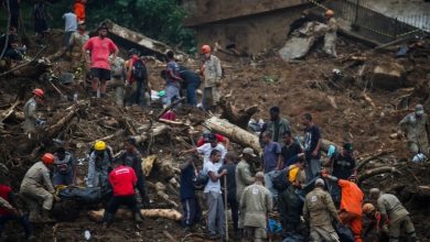 Photo of عشرات القتلى جراء فيضانات وانزلاقات للتربة بمدينة سياحية في البرازيل