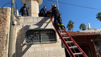 Photo of الرملة: إصابة خطيرة لشخص سقط عن ارتفاع