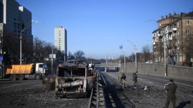 Photo of قتال عنيف بشوارع كييف.. ودول تغلق مجالها الجوي بوجه روسيا