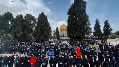 Photo of 40 ألف مصل يؤدون صلاة الجمعة بالأقصى
