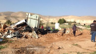 Photo of  الاحتلال يهدم أربعة مساكن في قرية شعب البطم شرق يطا ويشرد 40 فرداً