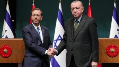 Photo of سفير إسرائيلي يحدد خطوات لتحقيق نتائج زيارة هرتسوغ لتركيا