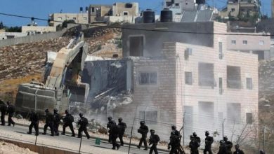 Photo of الاحتلال يهدم منزلا في رأس خميس بمخيم شعفاط
