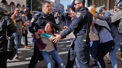 Photo of إصابة عشرات الطلبة والمعلمين في مدارس بالخليل