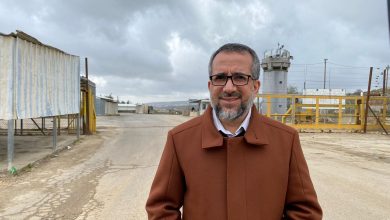 Photo of الاحتلال يُفرج عن وزير القدس السابق خالد أبو عرفة