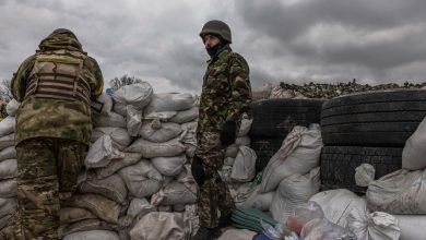 Photo of تطورات حرب روسيا على أوكرانيا اليوم.. احتدام المواجهات في ضواحي كييف ولقاء ثلاثي مرتقب في تركيا