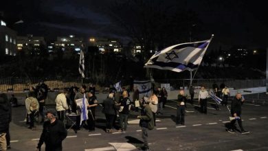 Photo of عشرات المستوطنين يقتحمون الشيخ جراح بحماية قوات الاحتلال