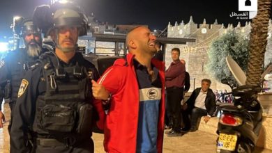 Photo of الاحتلال يطلق قنابل الصوت في باب العامود