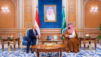 Photo of الرئيس اليمني يعلن تشكيل مجلس قيادة رئاسي والسعودية ترحب