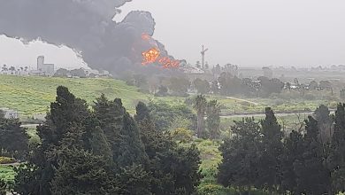 Photo of عكا: اندلاع حريق كبير في مبنى قيد الإنشاء والشرطة تخلى المباني المجاورة