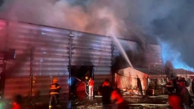 Photo of حريق كبير في قلنسوة يلتهم محلات تجارية ويخلّف أضرارًا مادية جسيمة