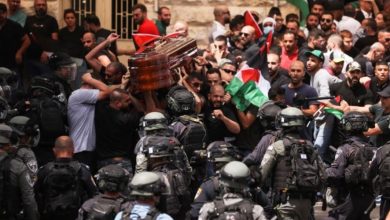 Photo of لوموند: جنازة أبو عاقلة.. لحظة أثبتت فيها مدينة القدس أنها فلسطينية