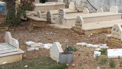 Photo of الاعتداء على قبور وتكسير شواهدها في كفر قاسم… “الوفاء والإصلاح”: اعتداء على حرمة الأموات ومس بمشاعر الأحياء