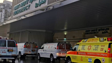 Photo of النقب: مصرع طفل بعد أن علق رأسه بين قضبان سريره