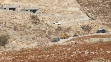 Photo of مستوطنون يواصلون تجريف أراضٍ جنوب نابلس