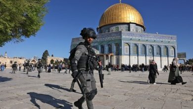 Photo of هيرست: بايدن يتحول إلى ترامب ويعبث بينما القدس تحترق