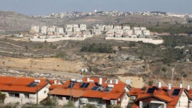 Photo of باحث: “بينت” يحاول إطالة عمر حكومته عبر تكثيف الاستيطان