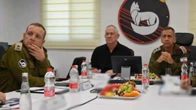 Photo of غانتس يجري مشاوراته لتعيين رئيس أركان جديد للجيش الاسرائيلي