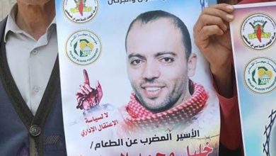 Photo of الأسير العواودة يعلق إضرابه عن الطعام بعد 111 يومًا من الصمود