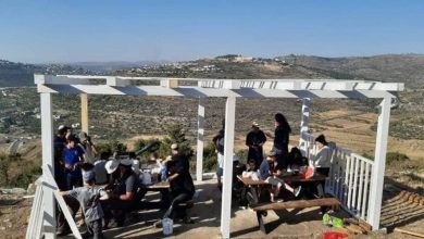 Photo of للمرة الثالثة.. مستوطنون يعيدون بناء بؤرة استيطانية جنوب نابلس