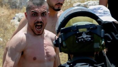 Photo of أهالي ترقوميا يواجهون الاستيطان والاحتلال بصدورهم العارية