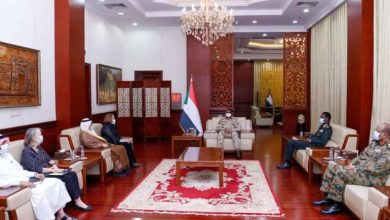 Photo of بحضور أميركي سعودي.. “الحرية والتغيير” في السودان يطالب العسكريين بإنهاء الانقلاب وتسليم السلطة