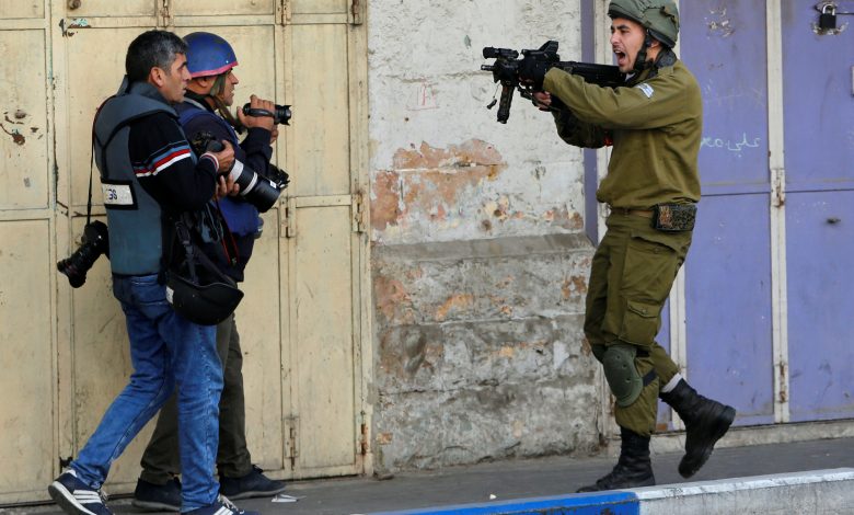 الاعتداء على صحفيين فلسطين